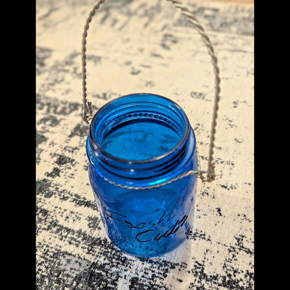 BEAUTIFUL Fresh Cuts Blue Mason Jar- GREAT CONDITION - Picture 2 of 3